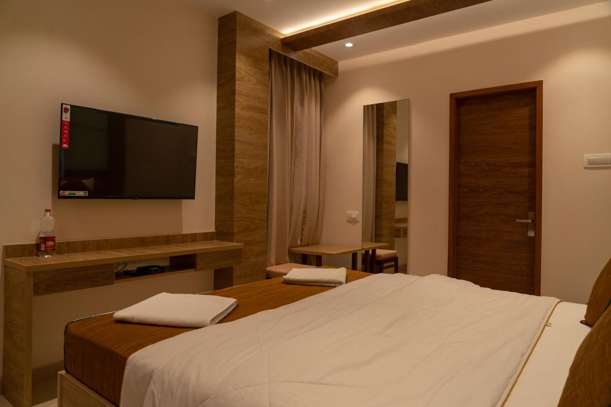 The Paradise Hotel - Luxury Stay Kanchipuram Εξωτερικό φωτογραφία