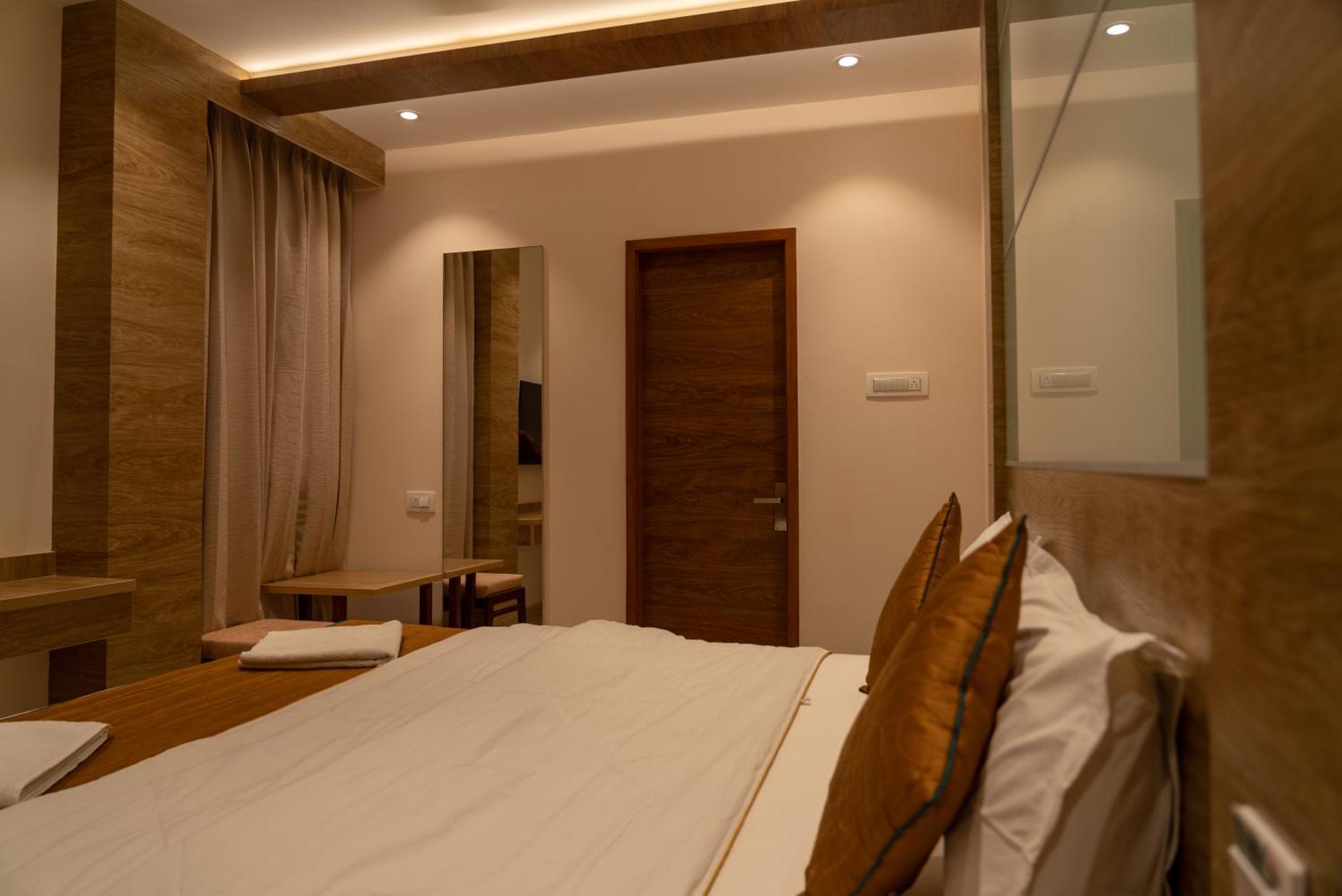 The Paradise Hotel - Luxury Stay Kanchipuram Εξωτερικό φωτογραφία